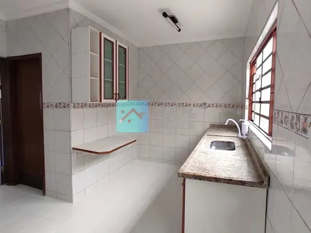 Sobrado com 137m² 3 quartos e 3 banheiros, à venda, no bairro Bosque dos Eucaliptos em São José dos Campos