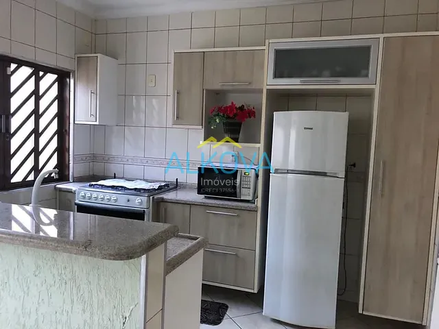 Sobrado com 175m² 4 quartos e 3 banheiros, à venda, no bairro Villa Branca em Jacareí