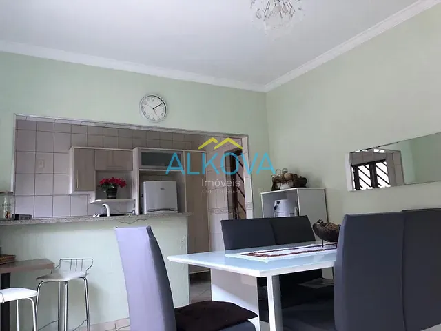 Sobrado com 175m² 4 quartos e 3 banheiros, à venda, no bairro Villa Branca em Jacareí