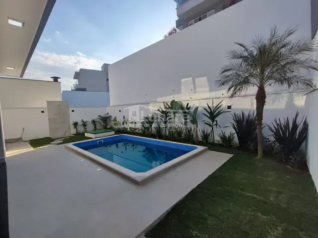 Sobrado com 303m² 4 quartos e 6 banheiros, à venda, no bairro Fazenda Rodeio em Mogi das Cruzes
