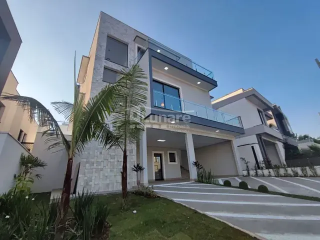 Sobrado com 303m² 4 quartos e 6 banheiros, à venda, no bairro Fazenda Rodeio em Mogi das Cruzes