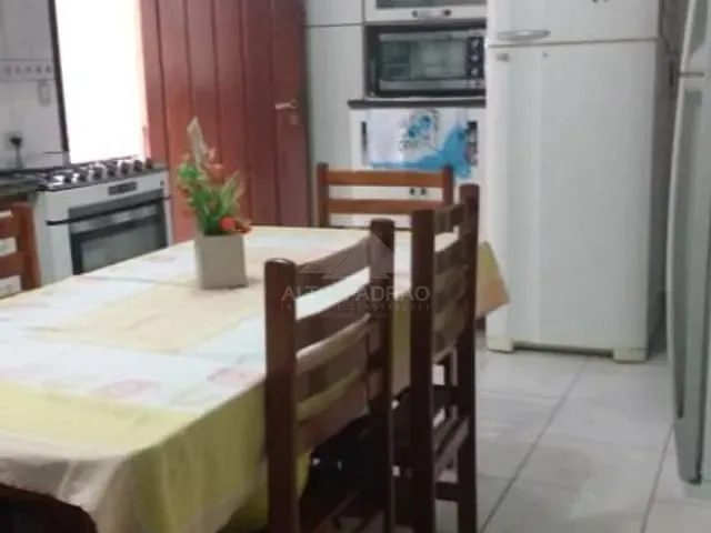 Sobrado com 125m² 5 quartos e 3 banheiros, à venda, no bairro Jardim Guapituba em Mauá