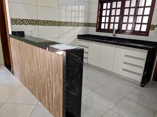 Foto do Sobrado - Sobrado com 4 dormitórios para alugar, 220 m² por R$ 3.500,00/mês - Residencial Santa Paula - Jacareí/SP | INDEPENDENCE NEGOCIOS IMOBILIARIOS LTDA