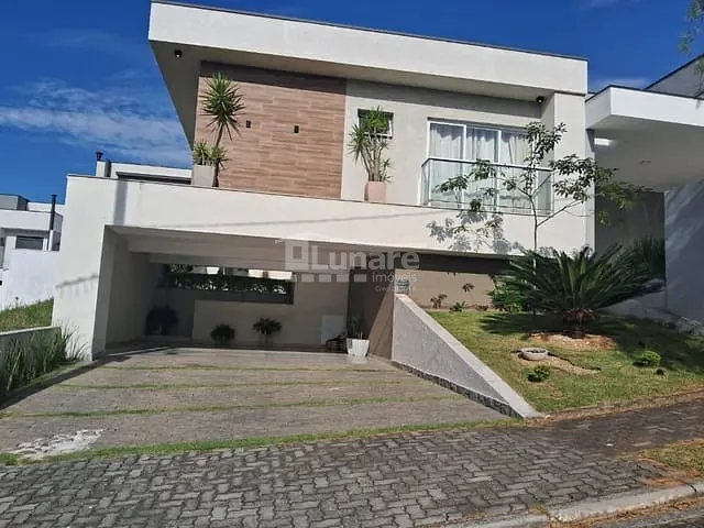 Sobrado com 270m² 4 quartos e 3 banheiros, à venda, no bairro Cézar de Souza em Mogi das Cruzes