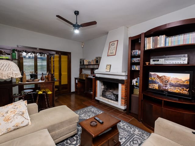 Casa com 551m² 4 quartos e 4 banheiros, à venda, no bairro Areal em Pelotas