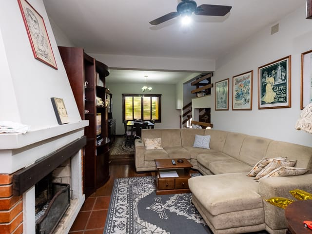 Casa com 551m² 4 quartos e 4 banheiros, à venda, no bairro Areal em Pelotas