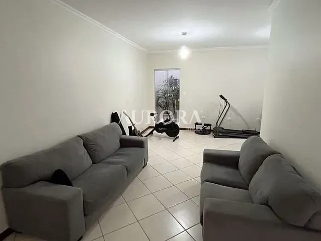 Sobrado com 300m² 4 quartos e 3 banheiros, à venda, no bairro Santa Luzia em Ibiporã