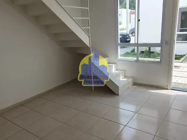 Sobrado com 49m² 2 quartos e 1 banheiro, à venda, no bairro Jardim Sandra em Cotia