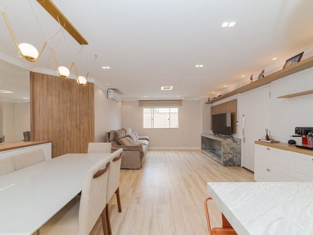 Sobrado com 180m² 3 quartos e 3 banheiros, à venda, no bairro Pilarzinho em Curitiba