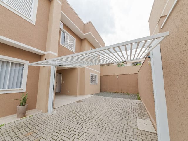 Sobrado com 180m² 3 quartos e 3 banheiros, à venda, no bairro Pilarzinho em Curitiba