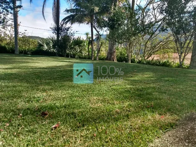 Sobrado com 100m² 2 quartos e 2 banheiros, à venda, no bairro Massaguaçu em Caraguatatuba