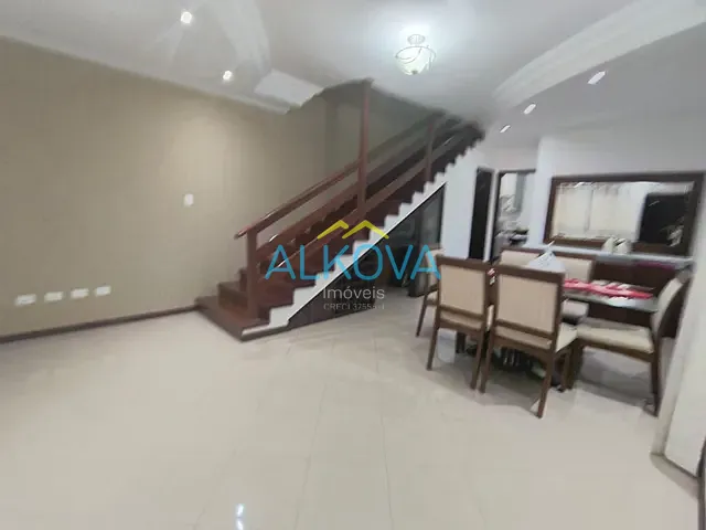 Sobrado com 170m² 4 quartos e 2 banheiros, à venda, no bairro Jardim Sul em São José dos Campos