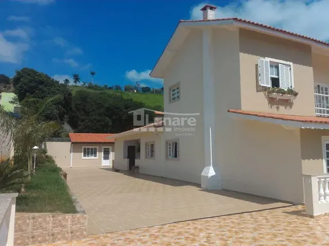 Sobrado com 2000m² 4 quartos e 4 banheiros, à venda, no bairro Centro em Guararema