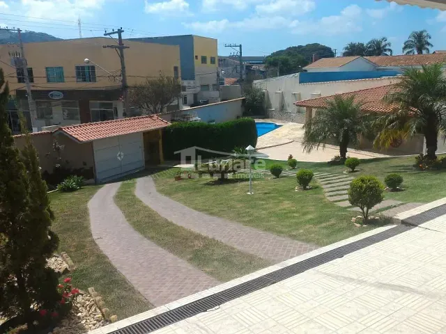 Sobrado com 2000m² 4 quartos e 4 banheiros, à venda, no bairro Centro em Guararema