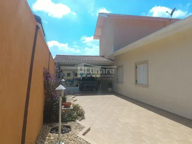 Sobrado com 2000m² 4 quartos e 4 banheiros, à venda, no bairro Centro em Guararema