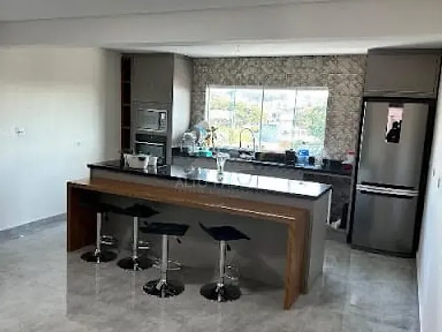 Sobrado com 130m² 3 quartos e 2 banheiros, à venda, no bairro Jardim Santa Lídia em Mauá