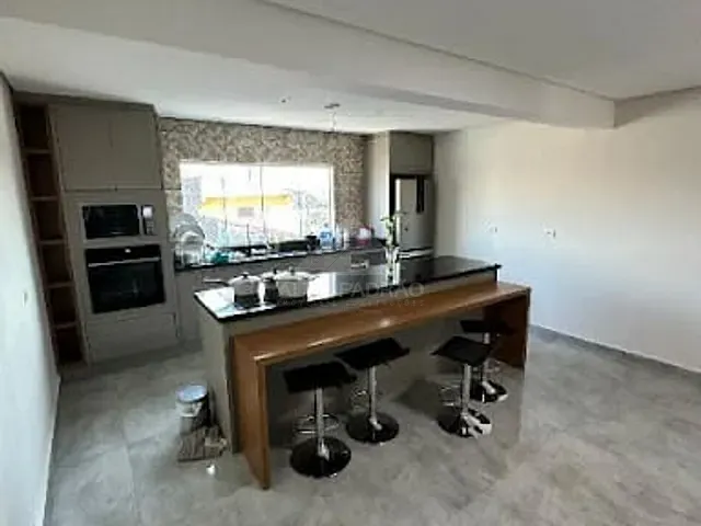 Sobrado com 130m² 3 quartos e 2 banheiros, à venda, no bairro Jardim Santa Lídia em Mauá