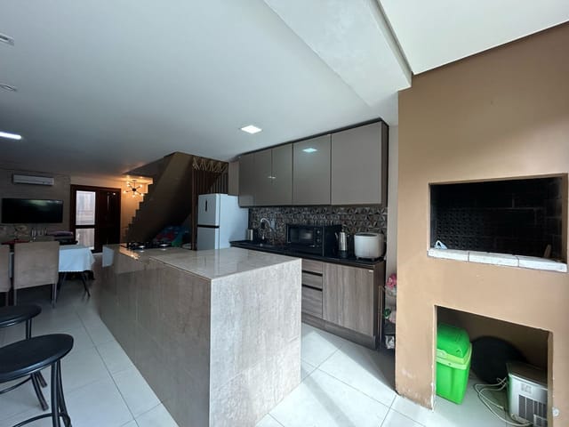 Casa com 260m² 2 quartos e 2 banheiros, à venda, no bairro Recanto de Portugal em Pelotas