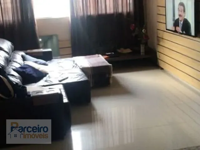 Casa com 200m² 4 quartos e 2 banheiros, à venda, no bairro Jardim Nossa Senhora do Carmo em São Paulo