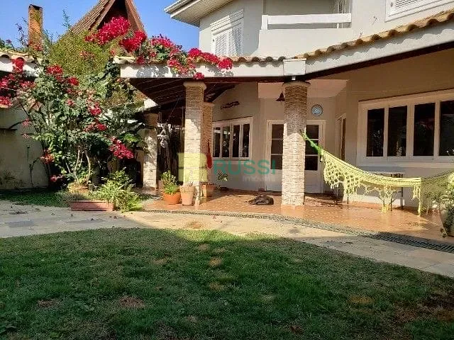 Sobrado com 390m² 4 quartos e 7 banheiros, à venda, no bairro Jardim Esplanada em São José dos Campos