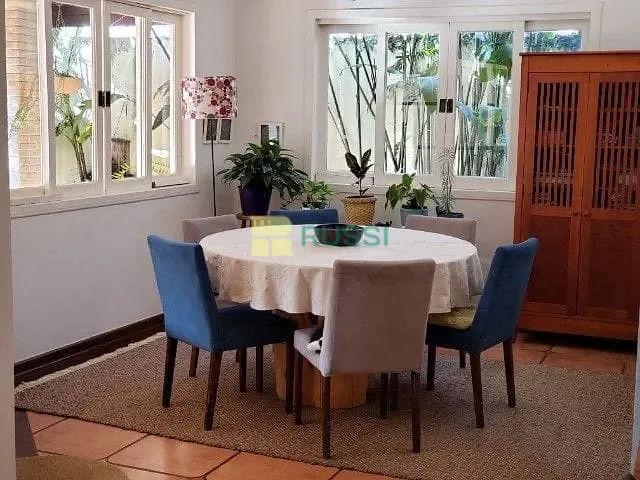 Sobrado com 390m² 4 quartos e 7 banheiros, à venda, no bairro Jardim Esplanada em São José dos Campos