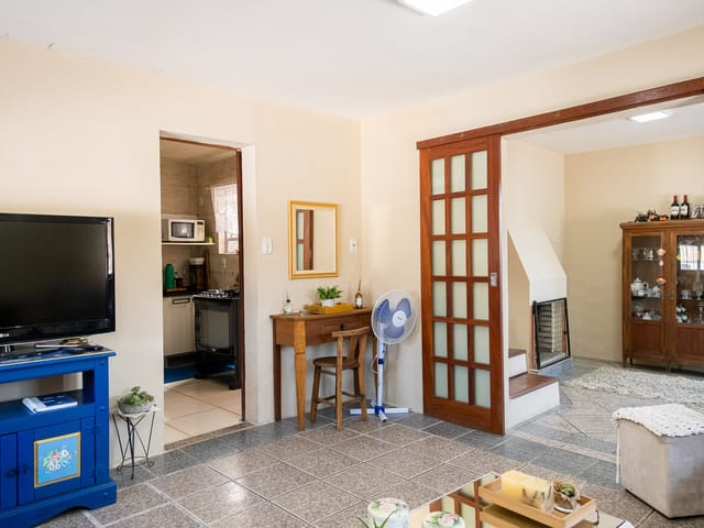 Casa com 160m² 3 quartos e 3 banheiros, à venda, no bairro Areal em Pelotas