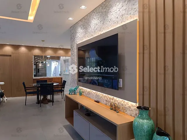 Sobrado com 300m² 4 quartos e 6 banheiros, à venda, no bairro Balneário Praia do Pernambuco em Guarujá