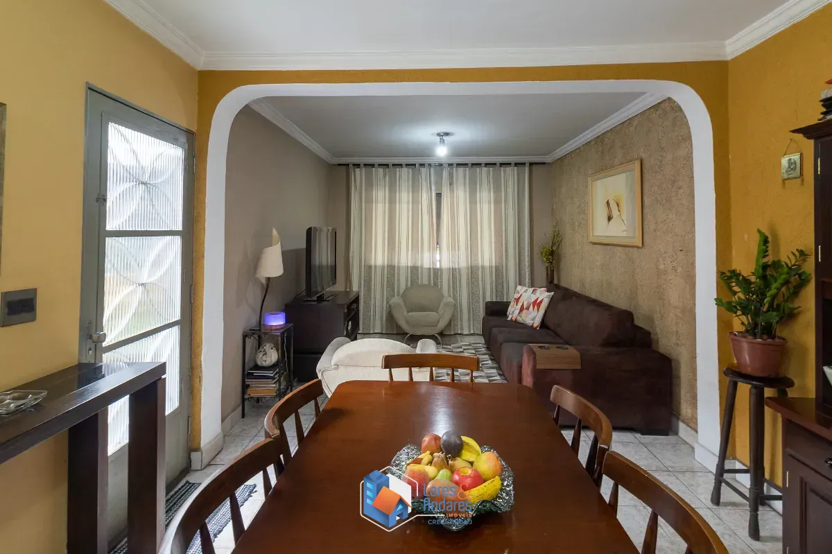 Sobrado, 3 quartos, 338 m² - Foto 1