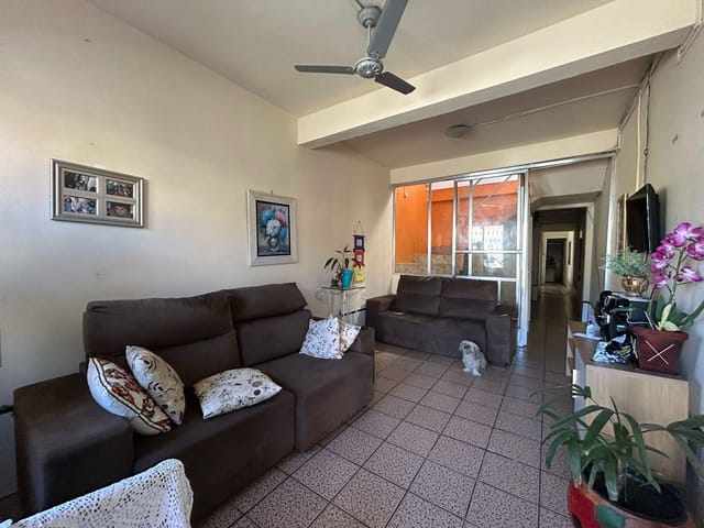 Casa com 240m² 7 quartos e 5 banheiros, à venda, no bairro Centro em Pelotas