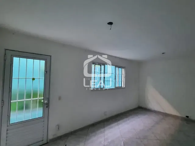 Sobrado com 190m² 3 quartos e 2 banheiros, à venda, no bairro Parque Regina em São Paulo