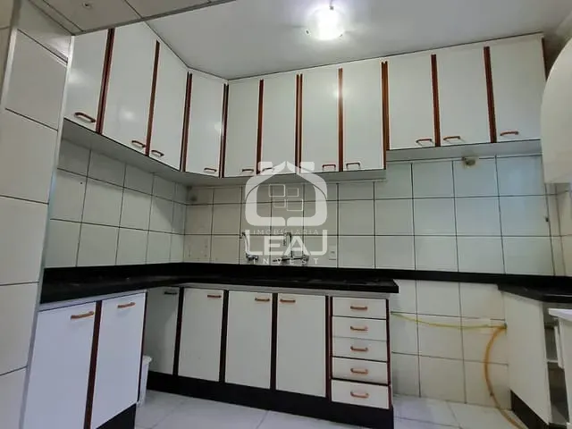 Sobrado com 190m² 3 quartos e 2 banheiros, à venda, no bairro Parque Regina em São Paulo