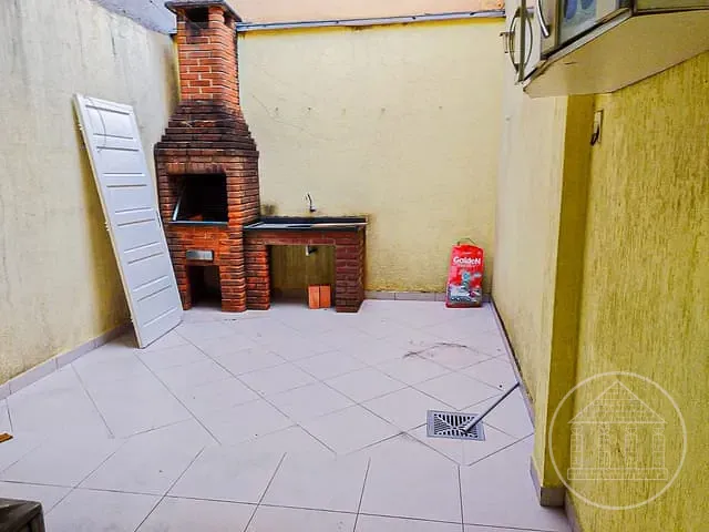 Sobrado com 125m² 3 quartos e 1 banheiro, para alugar, no bairro Parque Brasil em São Paulo
