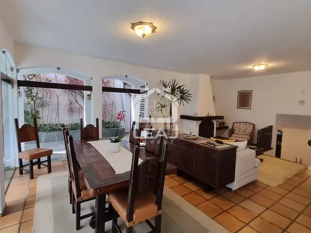 Sobrado com 450m² 5 quartos e 6 banheiros, à venda, no bairro Parque Maria Helena em São Paulo