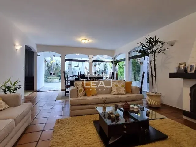 Sobrado com 450m² 5 quartos e 6 banheiros, à venda, no bairro Parque Maria Helena em São Paulo