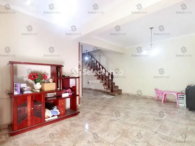 Sobrado com 192m² 3 quartos e 3 banheiros, à venda, no bairro Parque São Vicente em Mauá