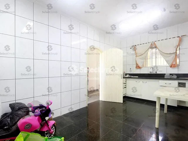 Sobrado com 192m² 3 quartos e 3 banheiros, à venda, no bairro Parque São Vicente em Mauá