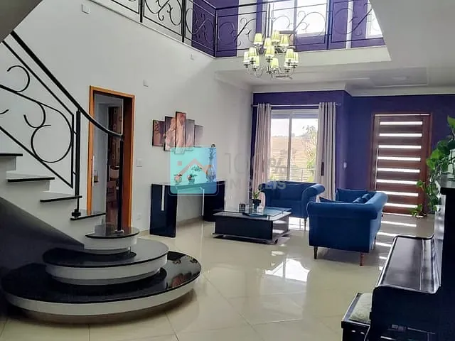 Sobrado com 1000m² 5 quartos e 5 banheiros, à venda, no bairro Condomínio Residencial Mirante do Vale em Jacareí