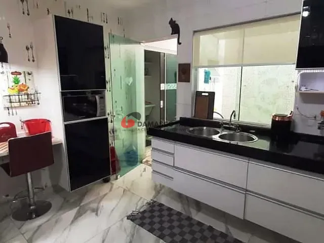 Sobrado com 280m² 3 quartos e 1 banheiro, à venda, no bairro Vila Valparaíso em Santo André