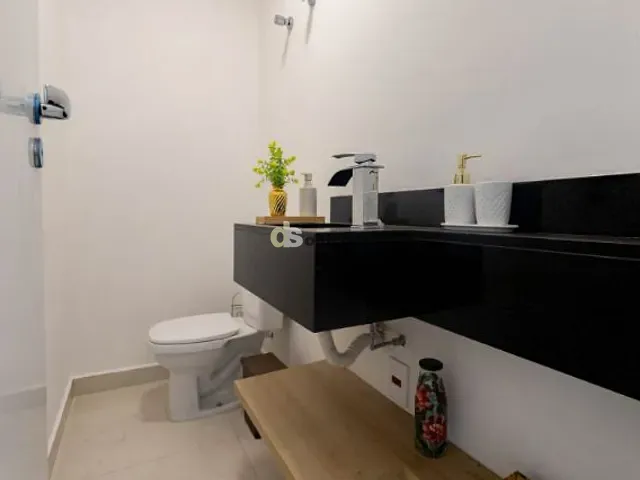 Sobrado 3 quartos e 4 banheiros, à venda ou para alugar, no bairro Vila Isolina Mazzei em São Paulo