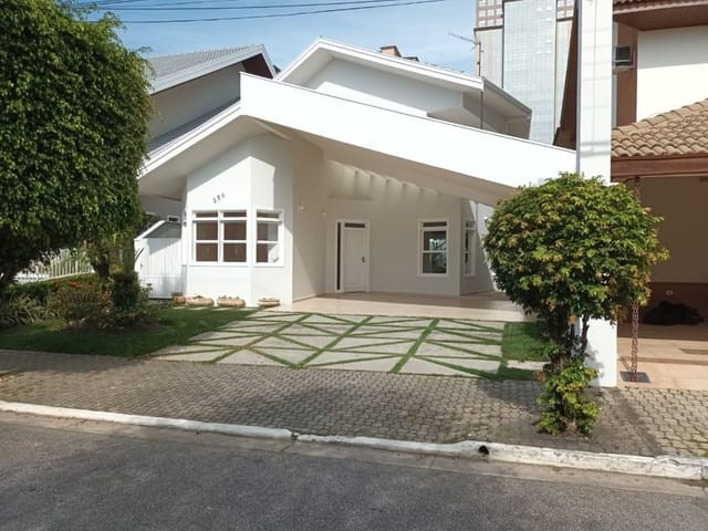 Foto do Sobrado - Sobrado com 4 dormitórios, 285 m² - venda por R$ 2.700.000,00 ou aluguel por R$ 10.640,00/mês - Pqe Res Aquarius - São José dos Campos/SP | RUSSI IMÓVEIS