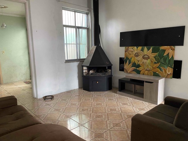 Casa 2 quartos e 2 banheiros, à venda, no bairro Centro em Pelotas