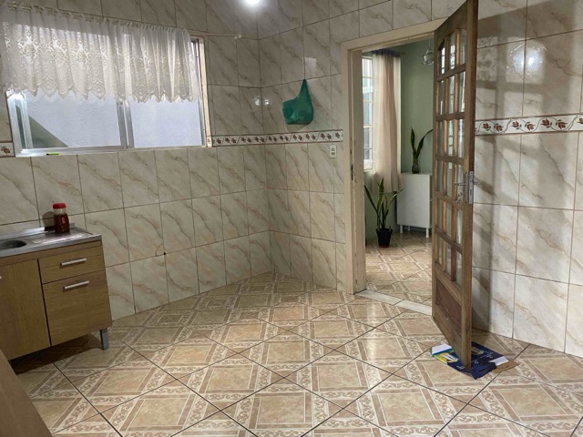 Casa 2 quartos e 2 banheiros, à venda, no bairro Centro em Pelotas