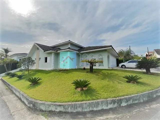 Sobrado com 842m² 4 quartos e 5 banheiros, à venda, no bairro Terras de Sant'anna em Jacareí