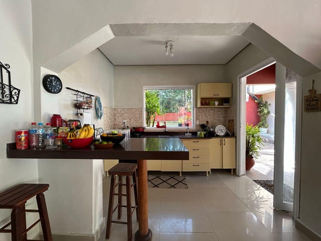 Casa com 720m² 5 quartos e 3 banheiros, à venda, no bairro Laranjal em Pelotas