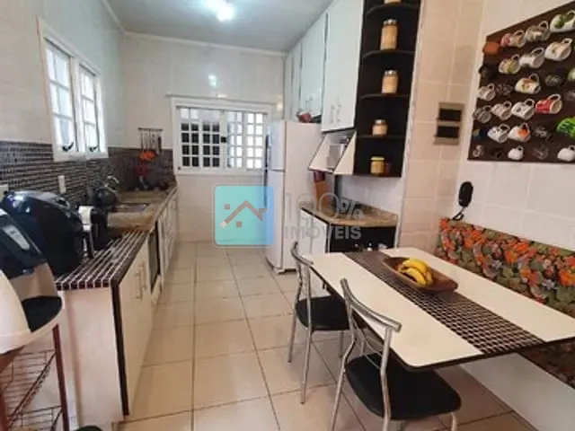 Sobrado com 252m² 3 quartos e 3 banheiros, à venda, no bairro Urbanova em São José dos Campos