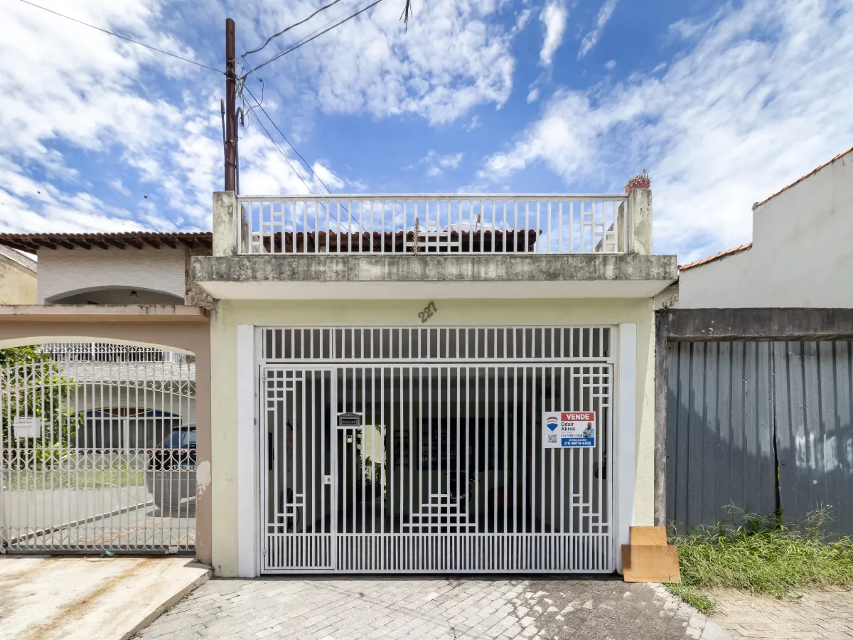 Sobrado para venda em Conjunto Residencial Vista Verde com 3 quartos, sendo 1 suíte, 170m²