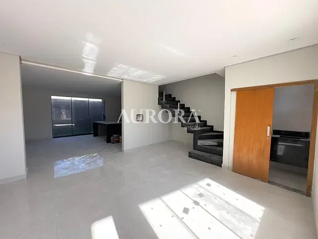 Sobrado com 125m² 3 quartos e 3 banheiros, à venda, no bairro Jardim Ecoville I em Cambé