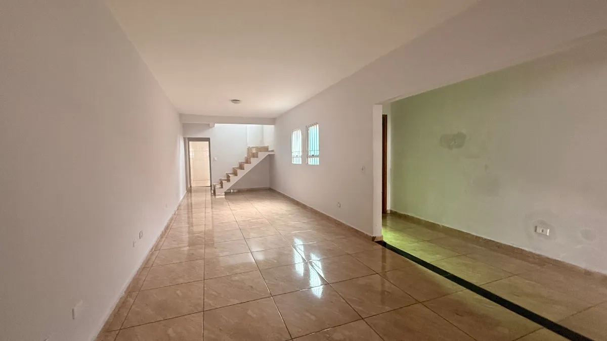 Sobrado para venda em Jardim Nova Germania com 4 quartos, sendo 4 suítes, 270m²