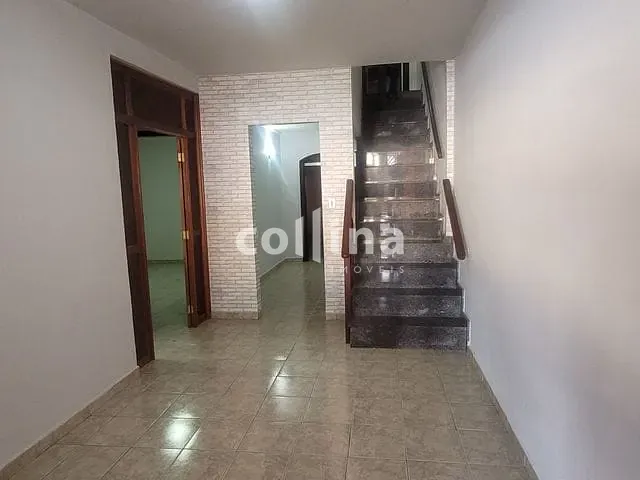 Sobrado com 200m² 4 quartos e 2 banheiros, à venda, no bairro Quitaúna em Osasco