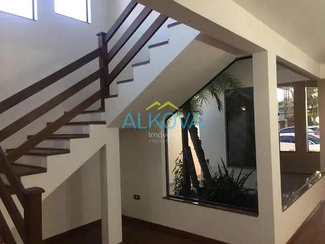Sobrado com 250m² 3 quartos e 1 banheiro, à venda, no bairro Urbanova em São José dos Campos